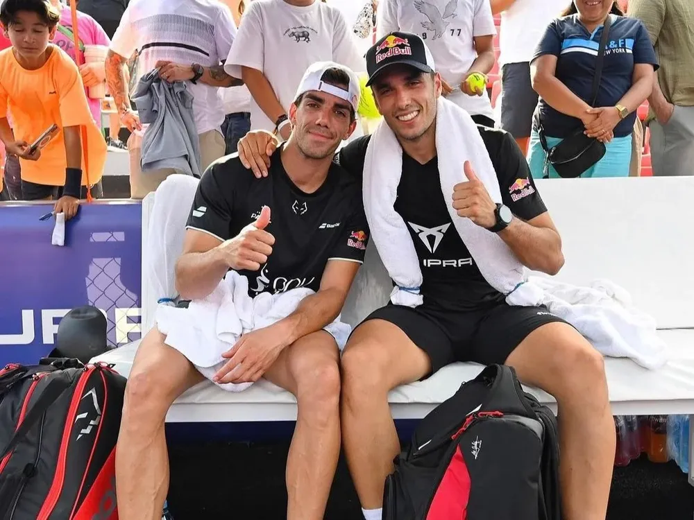 Triunfo de Galán y Lebron.