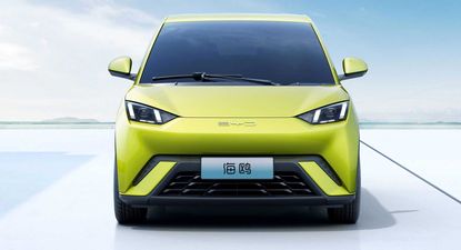 Se llama Seagull y en China se consigue por menos de 9.000 euros. Es muy pequeño, pensado para uso urbano. La fabricante china BYD, la mayor del mundo, lleva a otro nivel la guerra de precios en el sector con esta estrategia.