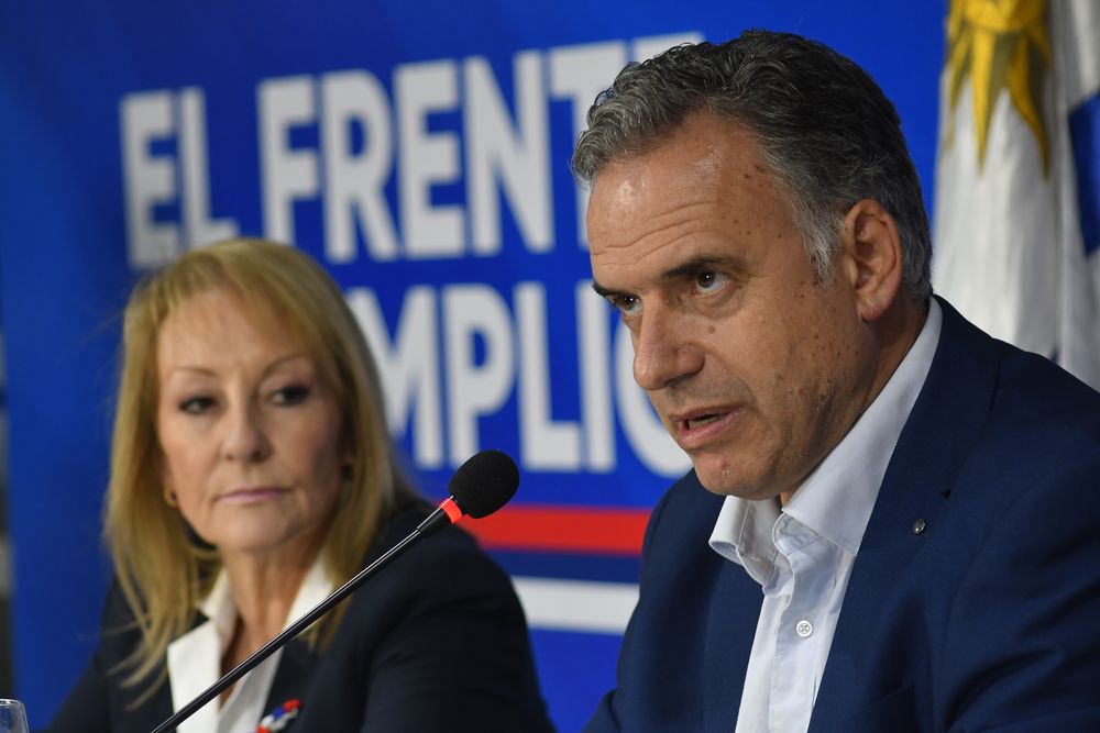 Yamandú Orsi en una conferencia de prensa. Archivo