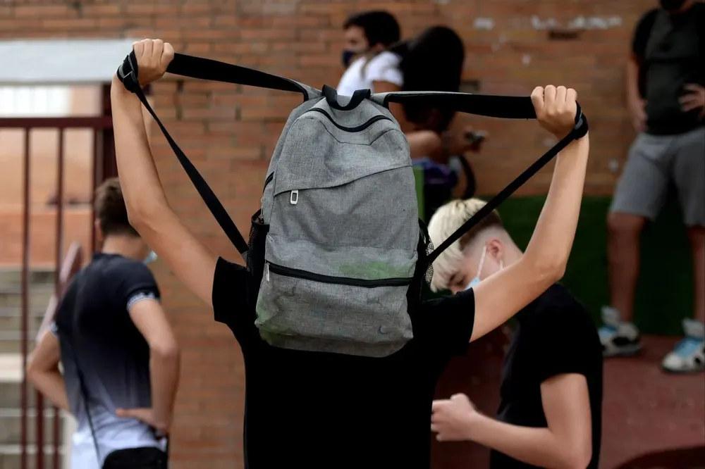 Estudiantes vuelven a la presencialidad