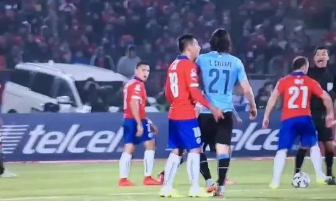 El incidente entre Gonzalo Jara y Edinson Cavani en la Copa América 2015