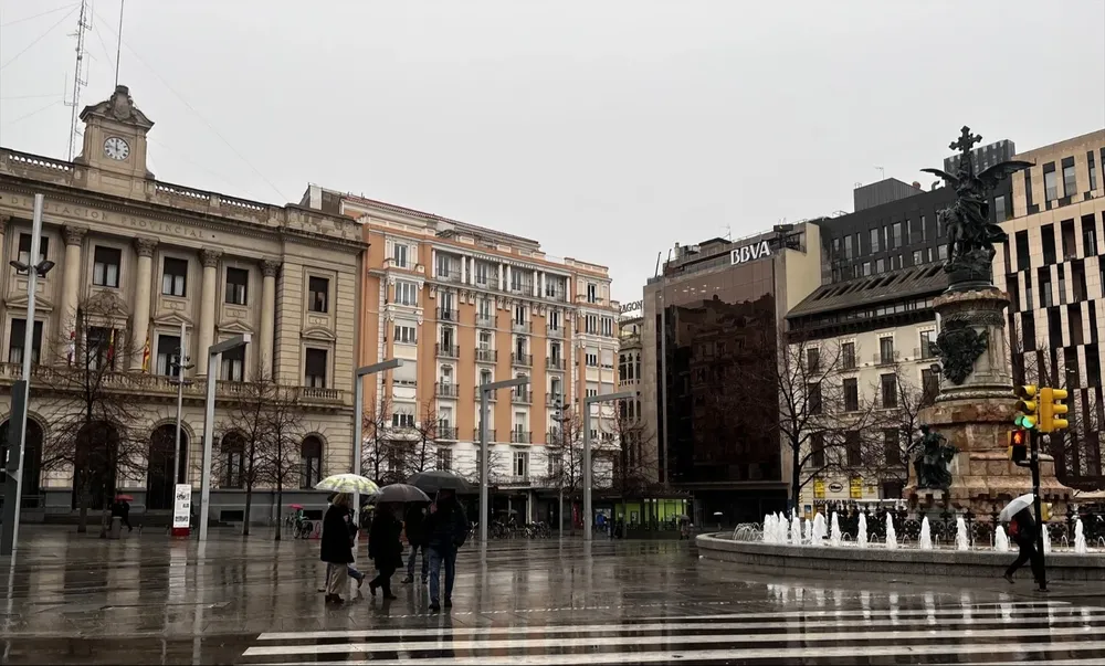 Plaza de España, lluvia, frío, Zaragoza.