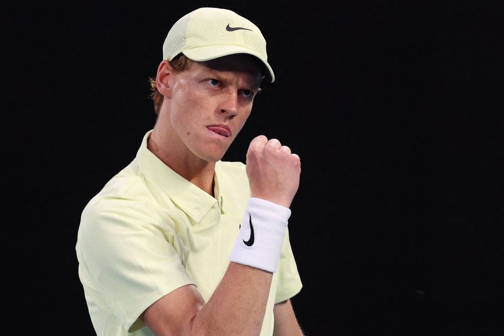 Jannik Sinner sigue a paso firme.