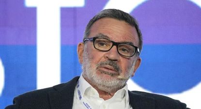 Todos contra Madanes Quintanilla: el Gobierno lo tilda de kirchnerista y de cazar en el zoológico