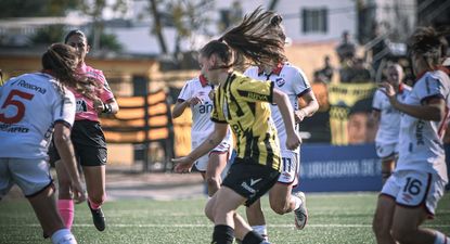 Clásico de fútbol femenino