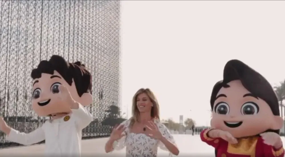 Loli Ponce de León bailando en Expo Dubái