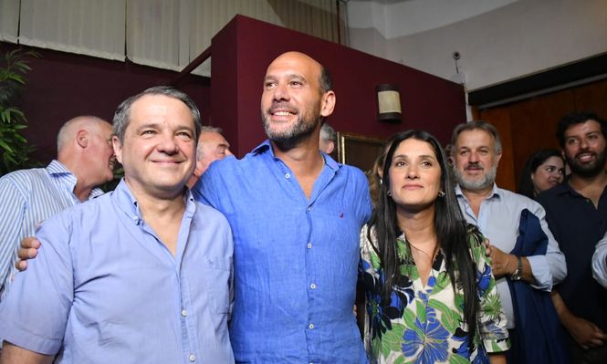 Los candidatos a la Intendencia de Montevideo de la Coalición Republicana: Roque García, Martín Lema y Virginia Cáceres