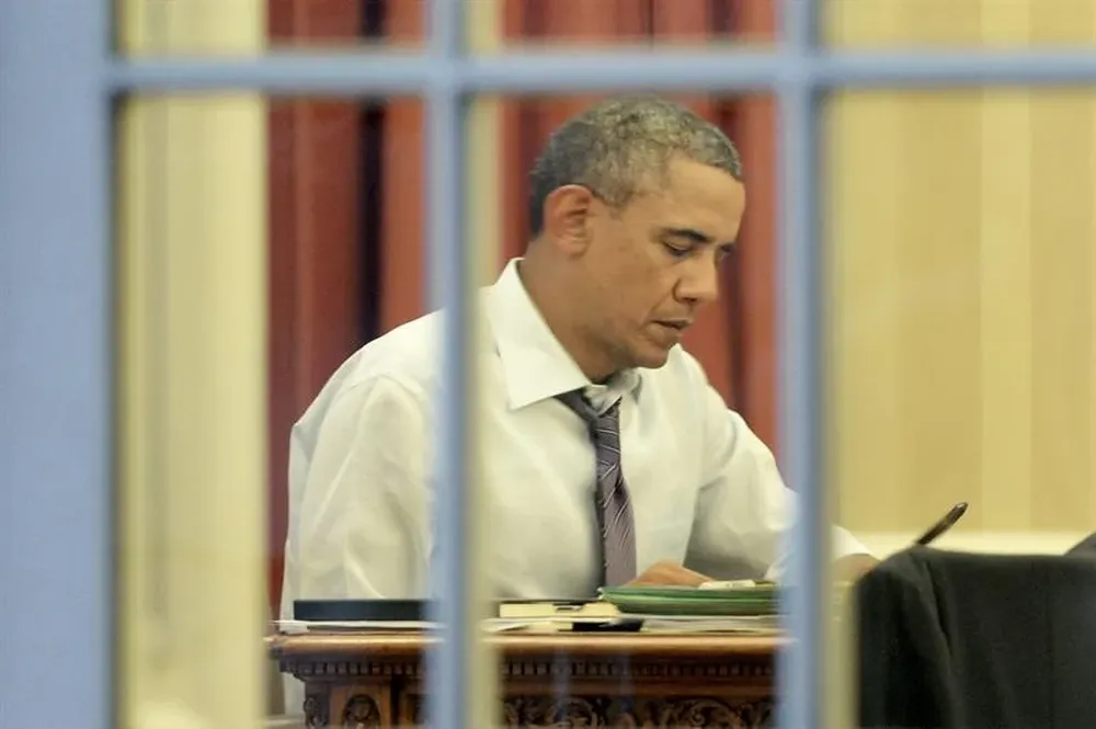 Obama ultima detalles de su discurso en la oficina oval de la Casa Blanca