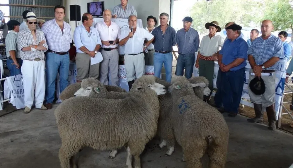 Integrantes de las cabañas y de los escritorios al inicio del remate
