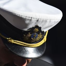 Los entretelones de los ascensos en la Armada: las razones del gobierno para armar la lista y las críticas de la oposición