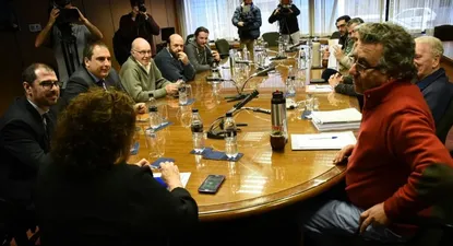 diputados rebeldes pactaron con el gobierno por rendicion