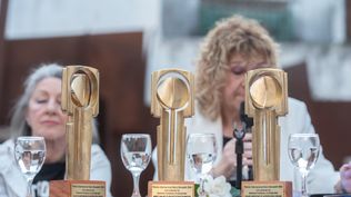 La organización Madres y Familiares de Uruguayos Detenidos Desaparecidos, el Equipo Argentino de Antropología Forense (EAAF) y el Grupo de Investigación en Antropología Forense (GIAF) fueron reconocidos con el Premio Internacional de la Fundación Mario Benedetti.&nbsp;