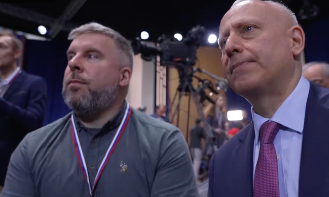 El corresponsal de la BBC Steve Rosenberg y el productor Ben Tavener son sometidos a inspecciones adicionales cada vez que entran y salen de Rusia.