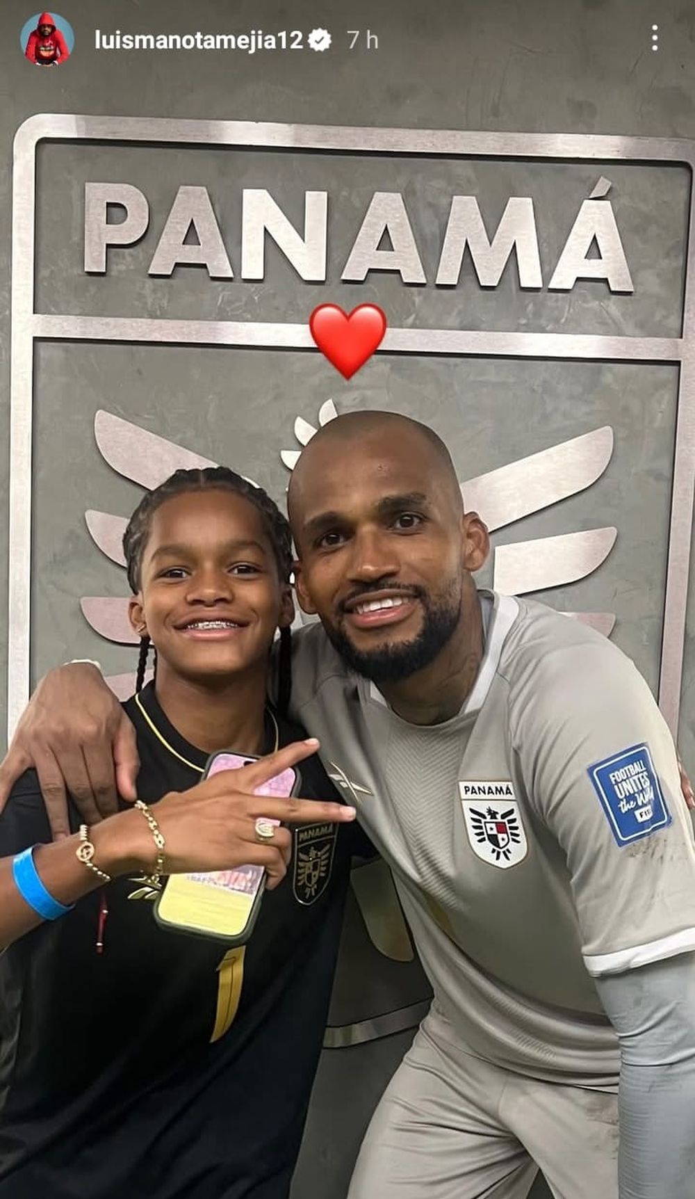 El hincha especial que tuvo Luis Mejía, quien volvió a tener una gran actuación con Panamá El hincha especial que tuvo Luis Mejía, quien volvió a tener una gran actuación con Panamá