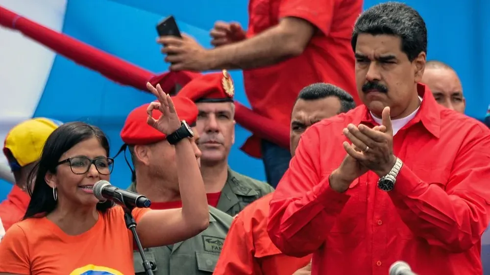 Delcy Rodríguez junto a Nicolás Maduro. Archivo