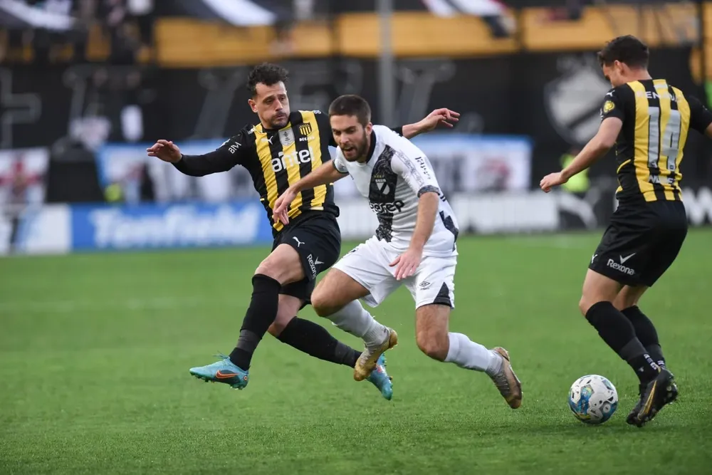 Peñarol vs Danubio del año pasado