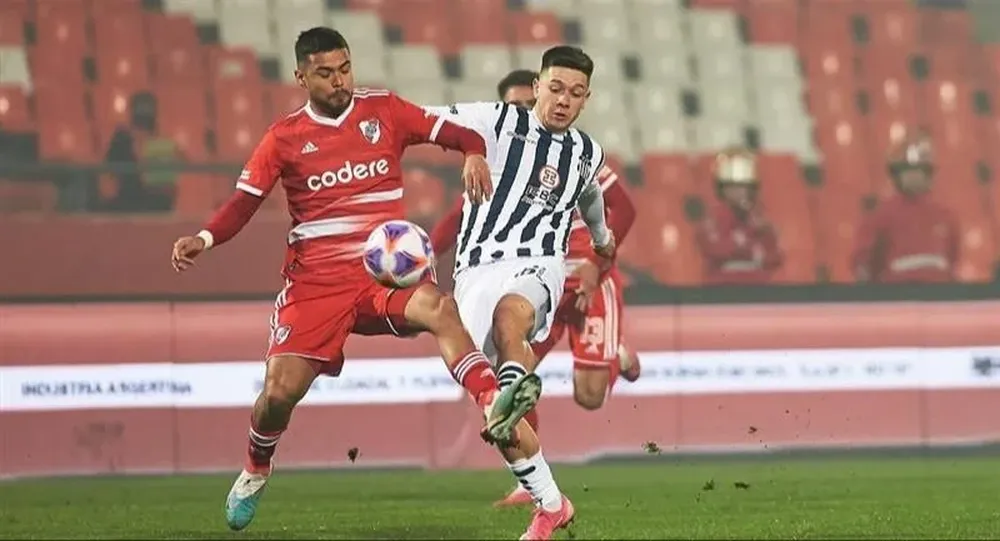Talleres vs. River Plate por la Copa de la Liga: horarios, TV y posibles formaciones
