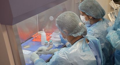 Primera vez en la región: Uruguay aplica terapia que transforma el tratamiento del cáncer infantil