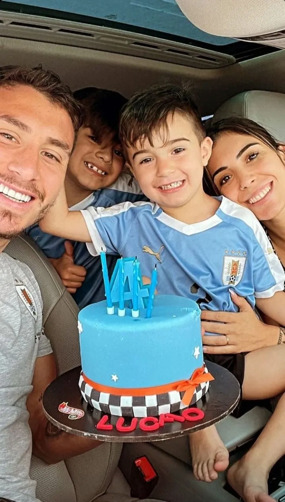 El festejo de cumpleaños de Luchito, el hijo de José María Giménez, en el Complejo de la AUF