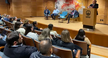 Ajustes de salarios: gobierno defendió “tradición” y empresarios cumplir convenio de OIT