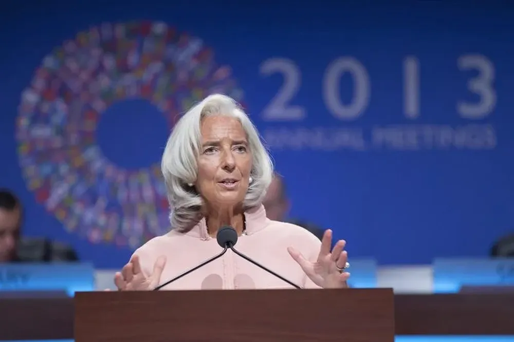 La directora del FMI, Christine Lagarde, pronunciando un discurso durante la reunión del FMI y el Banco Mundial