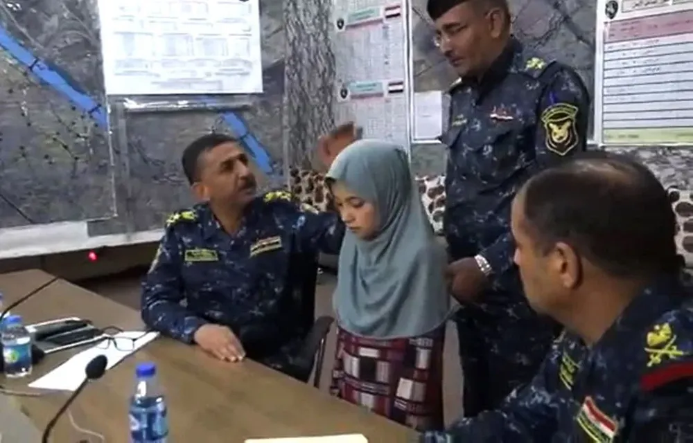 Una niña yazidi de 11 años que fue secuestrada y vendida como esclava por el grupo islámico en 2014, Irak