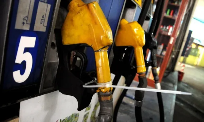 Suba de naftas presiona inflación y complica la negociación salarial