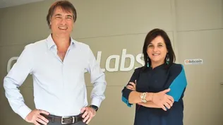 Los directores de ThalesLab, Nicolás Jodal y Sylvia Chebi.