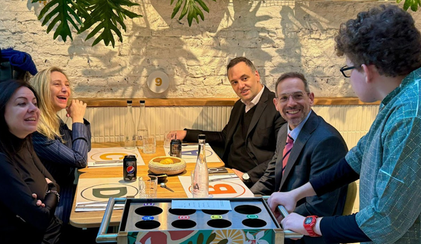 Karina Milei, Pettovello y Adorni en Alamesa: el primer restaurante en Argentina atendido por jóvenes neurodiversos