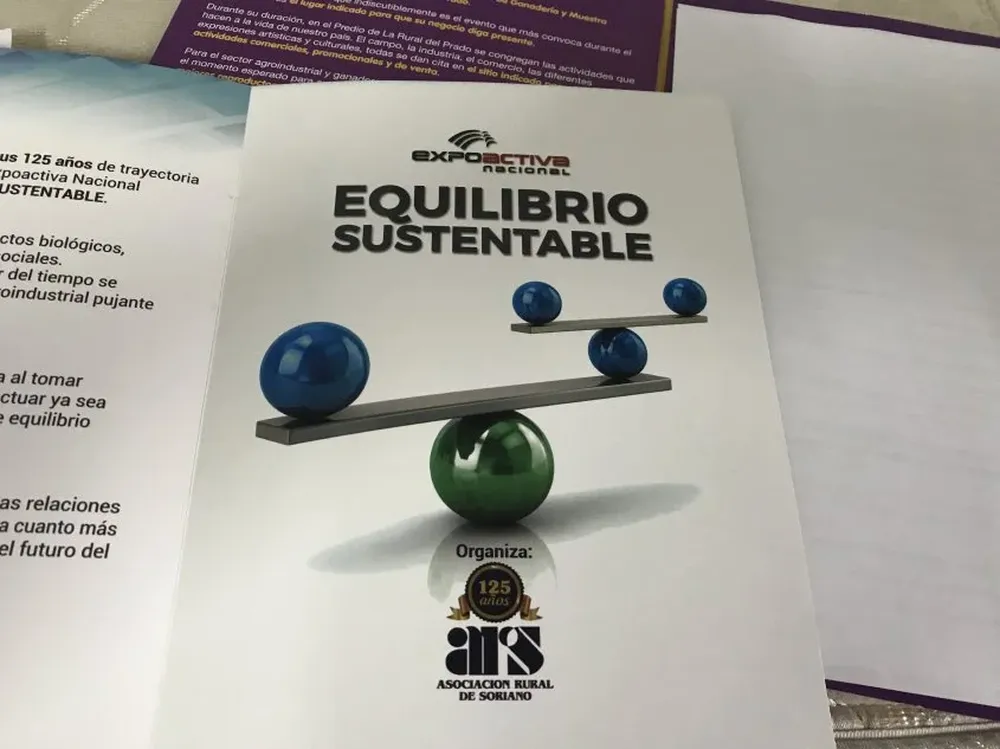 Agustín Bascou, Felipe López, Enzo Benech y Carlos Moreira en la Sala de Conferencias.