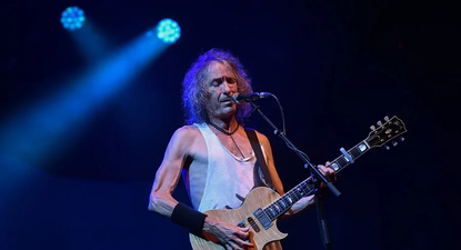 Muere Robe Iniesta, líder de Extremoduro, a los 63 años.