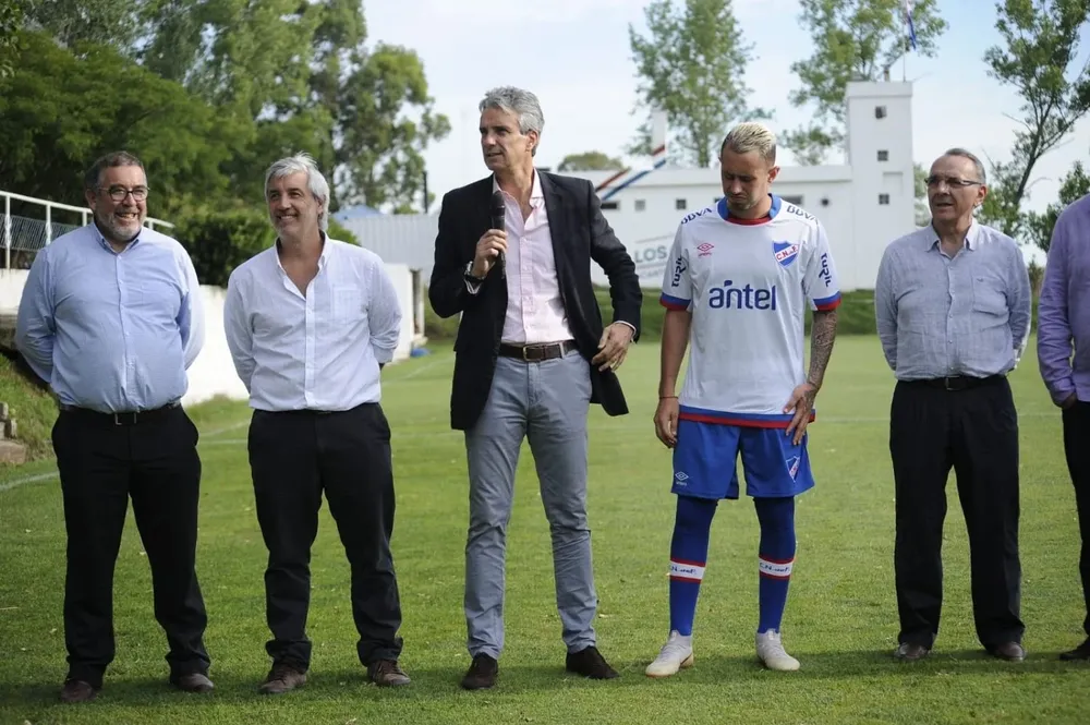 Gonzalo Lucas, primero desde la izquierda, en la presentación de Amaral