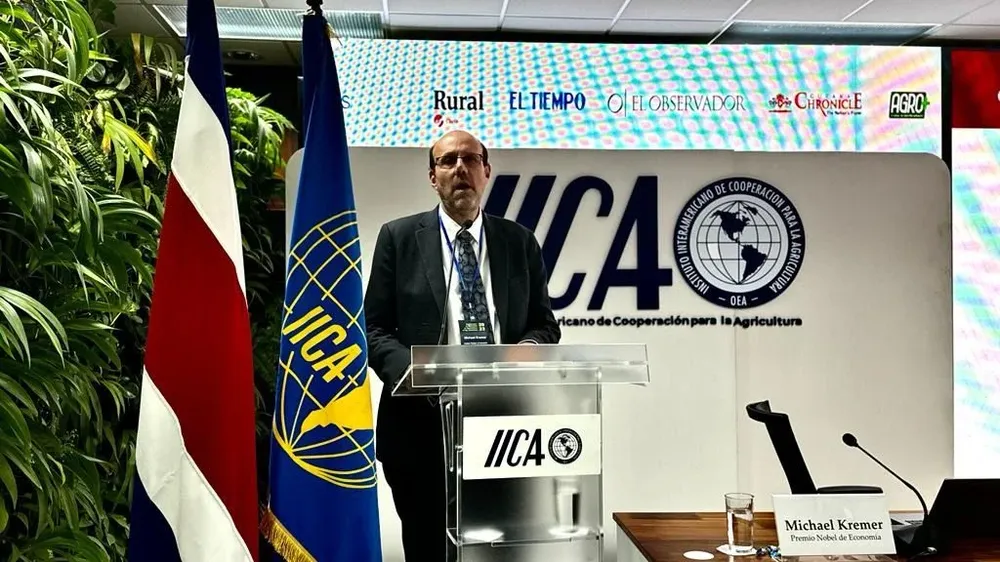 Michael Kremer, Nobel de Economía, en la actividad organizada por el IICA en Costa Rica.
