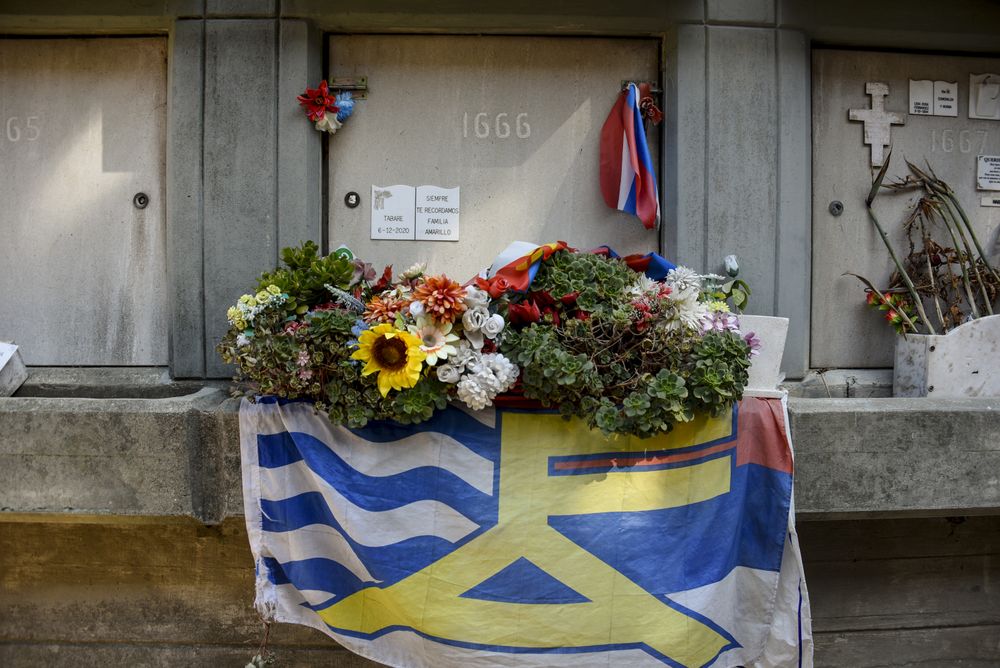 Tumba de Tabaré Vázquez en el Cementerio de La Teja