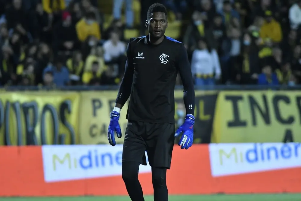 Alexander Domínguez