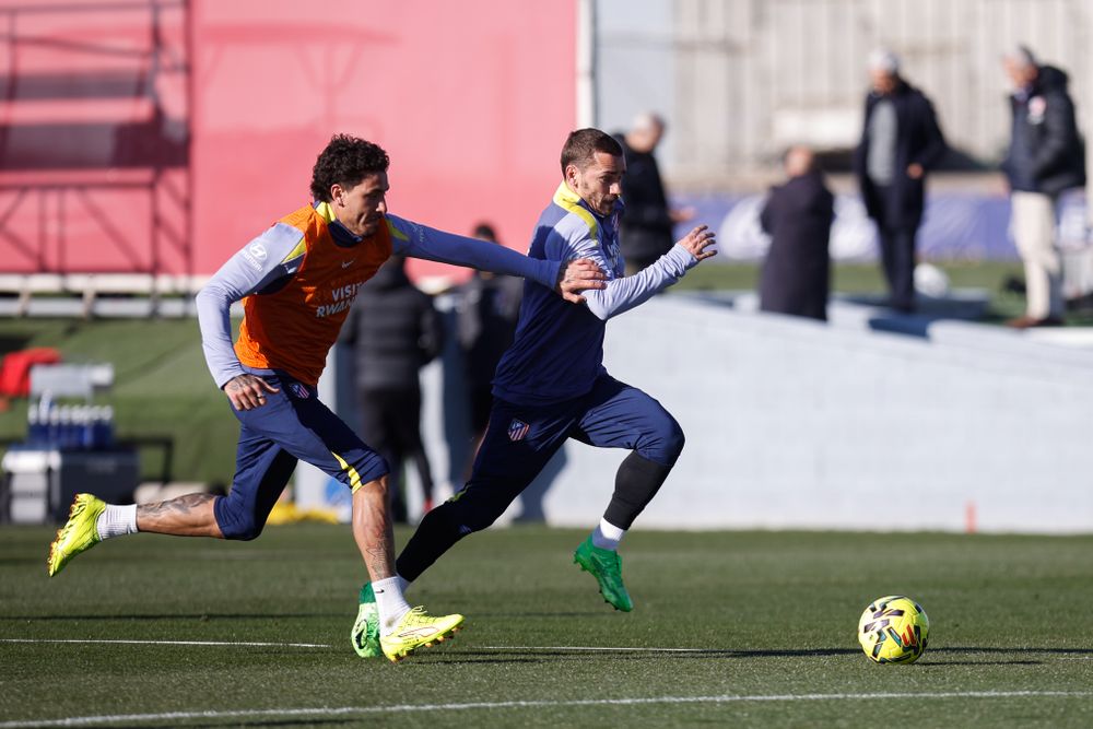 Josema Giménez y Antoine Griezmann en la práctica de este martes de Atlético de Madrid