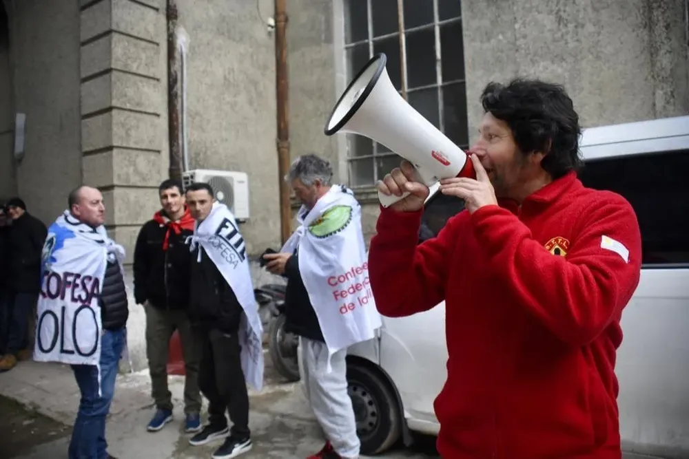 El sindicato de trabajadores no está de acuerdo con la venta de la empresa.