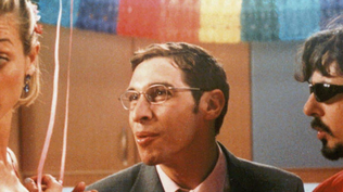 El actor Javier Manrique, en una escena de la serie `Camera café´.