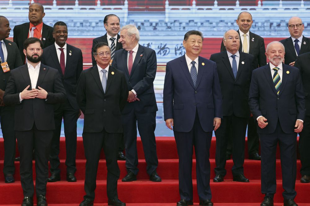 Xi Jinping con Boric, Petro y Lula durante el último Foro China-Celac.