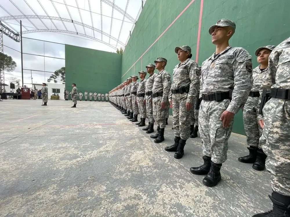 Ceremonia de egreso de los nuevos policías de la Guardia Republicana
