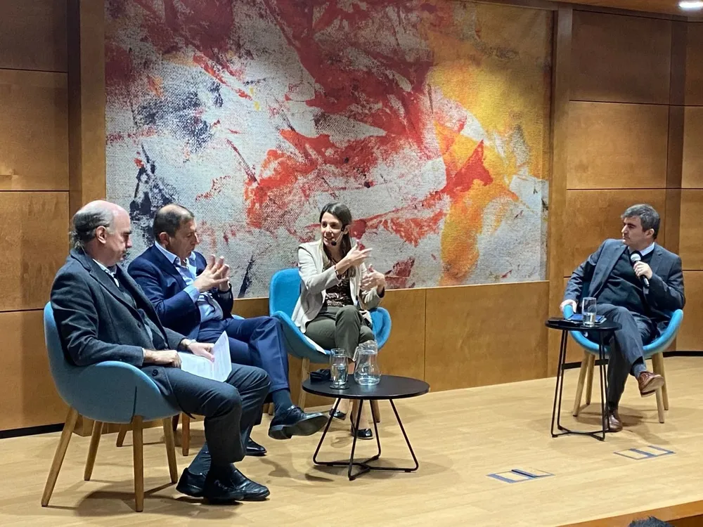 De Haedo, Oddone y Schandy durante la disertación