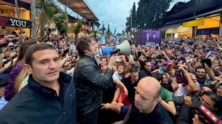 Javier Milei se prepara para el sprint final de La Libertad Avanza inmerso en una interna que no afloja