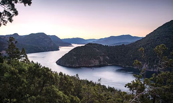 El gobierno de Milei avanza en la desregulación del turismo en parques nacionales: la polémica medida que excluye a los guías turísticos