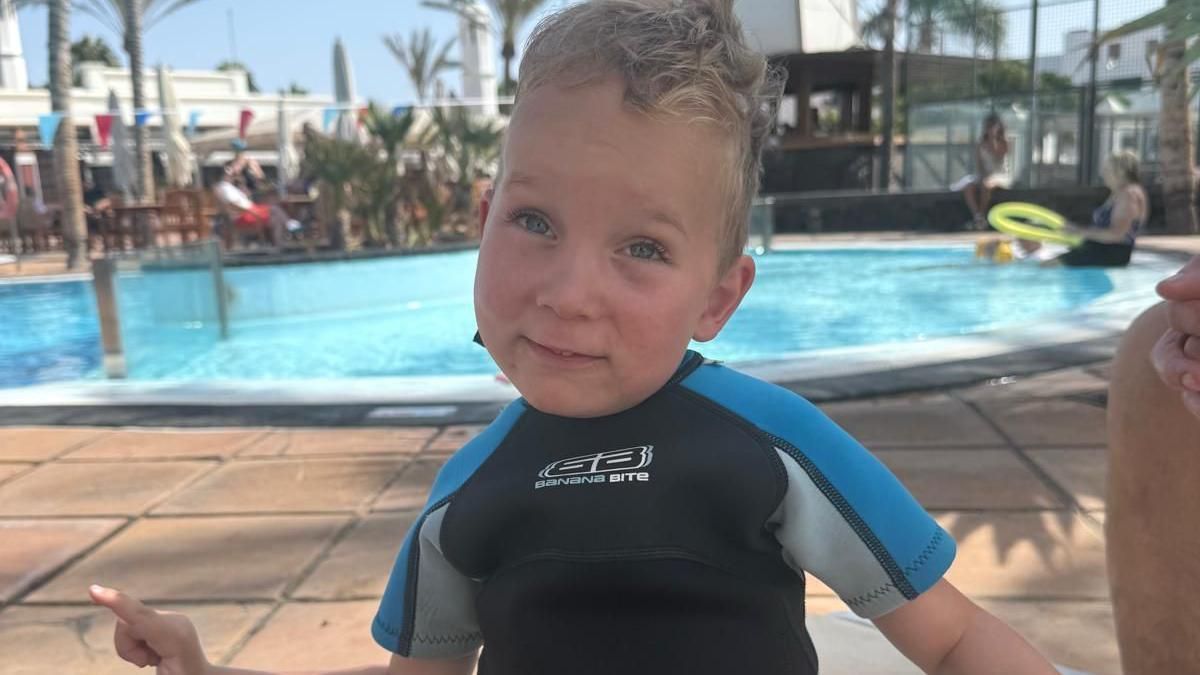 "A mi hijo le dieron el medicamento de terapia génica más caro del mundo y ahora puede caminar"