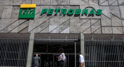 Petrobras deja de lado el PPI para “abrasilerar” el precio de los combustibles