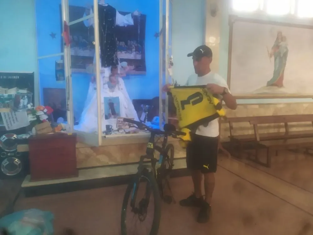 Maximiliano Pereira en su visita a la capilla de San Cono