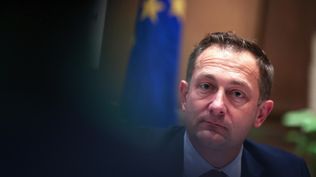 Unión Europea - Mercosur y un acuerdo pendiente. El comisario europeo de Agricultura y Alimentación, Christophe Hansen (foto), asistió esta semana al “EU Agri-Food Mission to São Paulo, Brazil”, en el hotel Grand Hyatt en São Paulo (Brasil). El foro reunió a representantes de la Unión Europea y a empresas del sector agroalimentario interesadas en fortalecer las alianzas y ampliar el comercio entre el bloque europeo y Brasil.