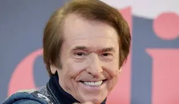 El cantante español Rafhael