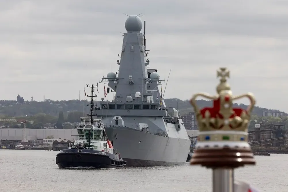 “La tripulación del HMS Diamond derribó un dron de ataque hutí que se dirigía ilegalmente al buque”, señaló el Ministerio de Defensa británico.