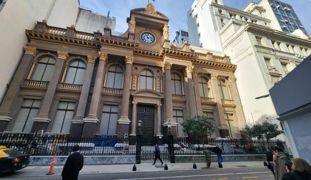 El mercado proyecta inflación más alta y dólar más caro que las estimaciones oficiales